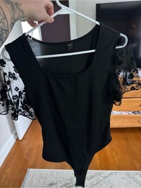 SHEIN Black Floral Mesh Sleeve Bodysuit